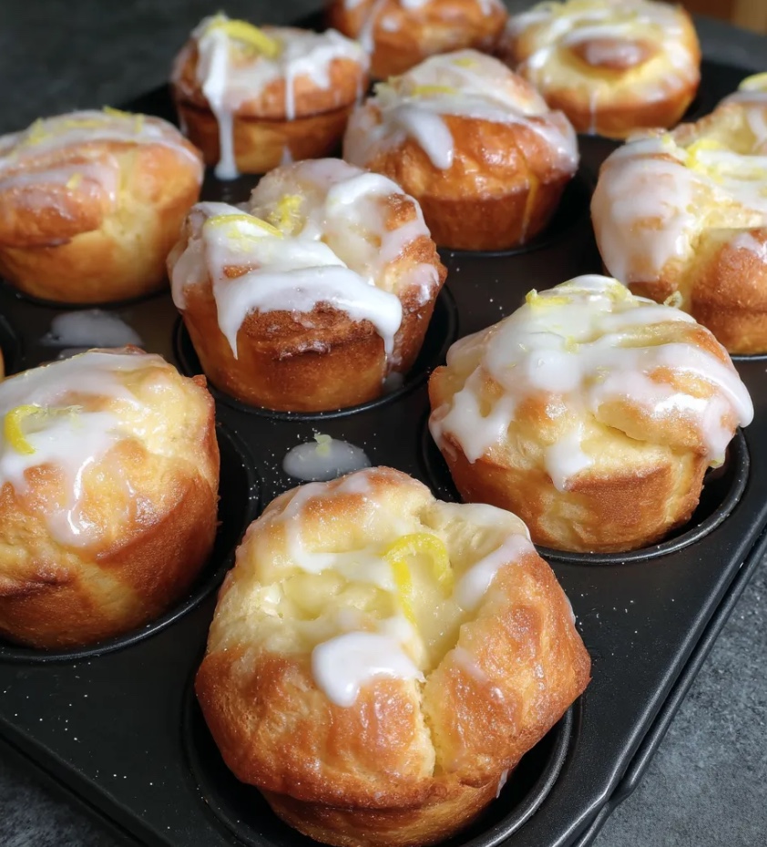 Golden Cavacas Portuguese Popovers